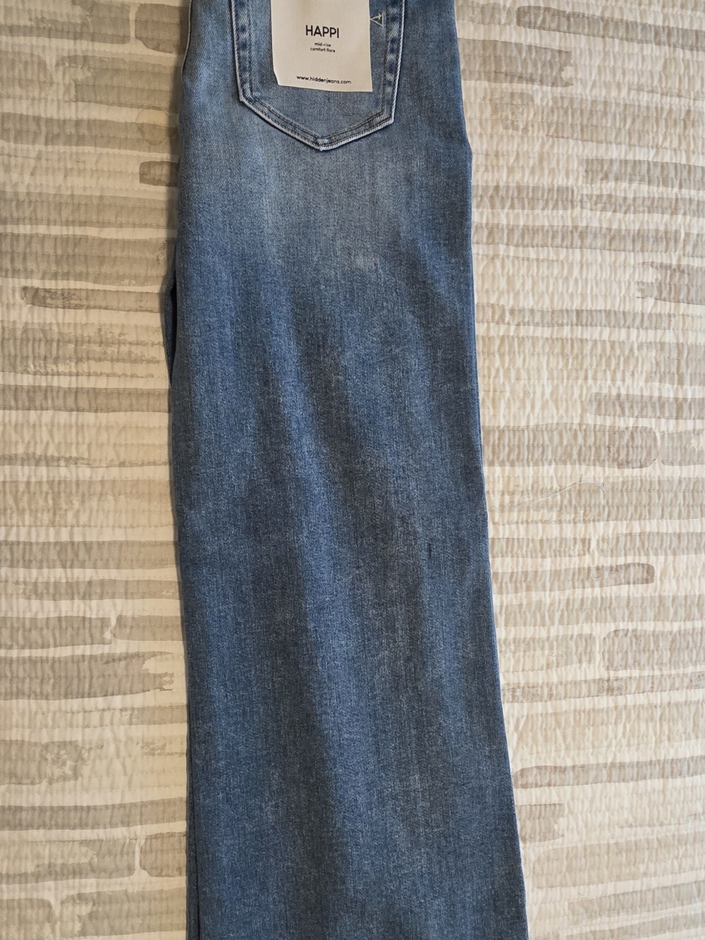 HAPPI Mid-Rise Flare Jeans in Light Blue - Picture 4 of 7